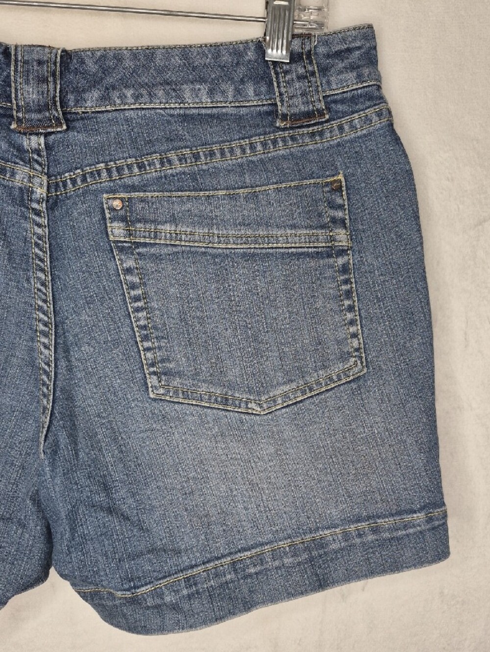 White House Black Market Blanc Denim Cargo Cuffed Shorts - Blue Size 8 - Picture 6 of 9